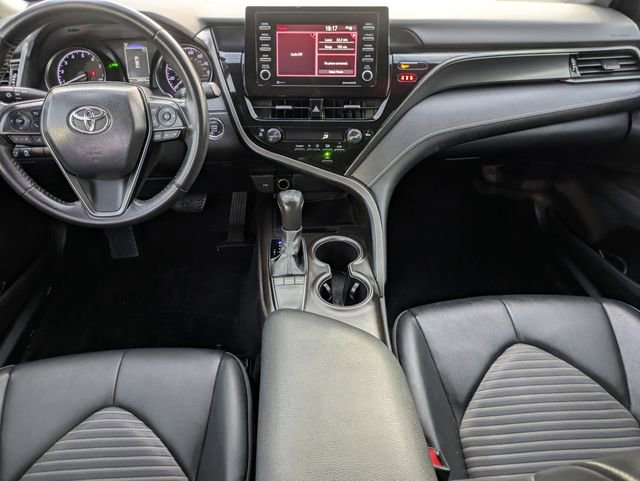 Used 2022 Toyota Camry SE image 11