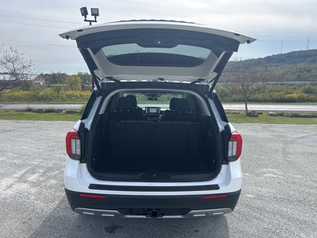 New 2025 Ford Explorer Active image 5