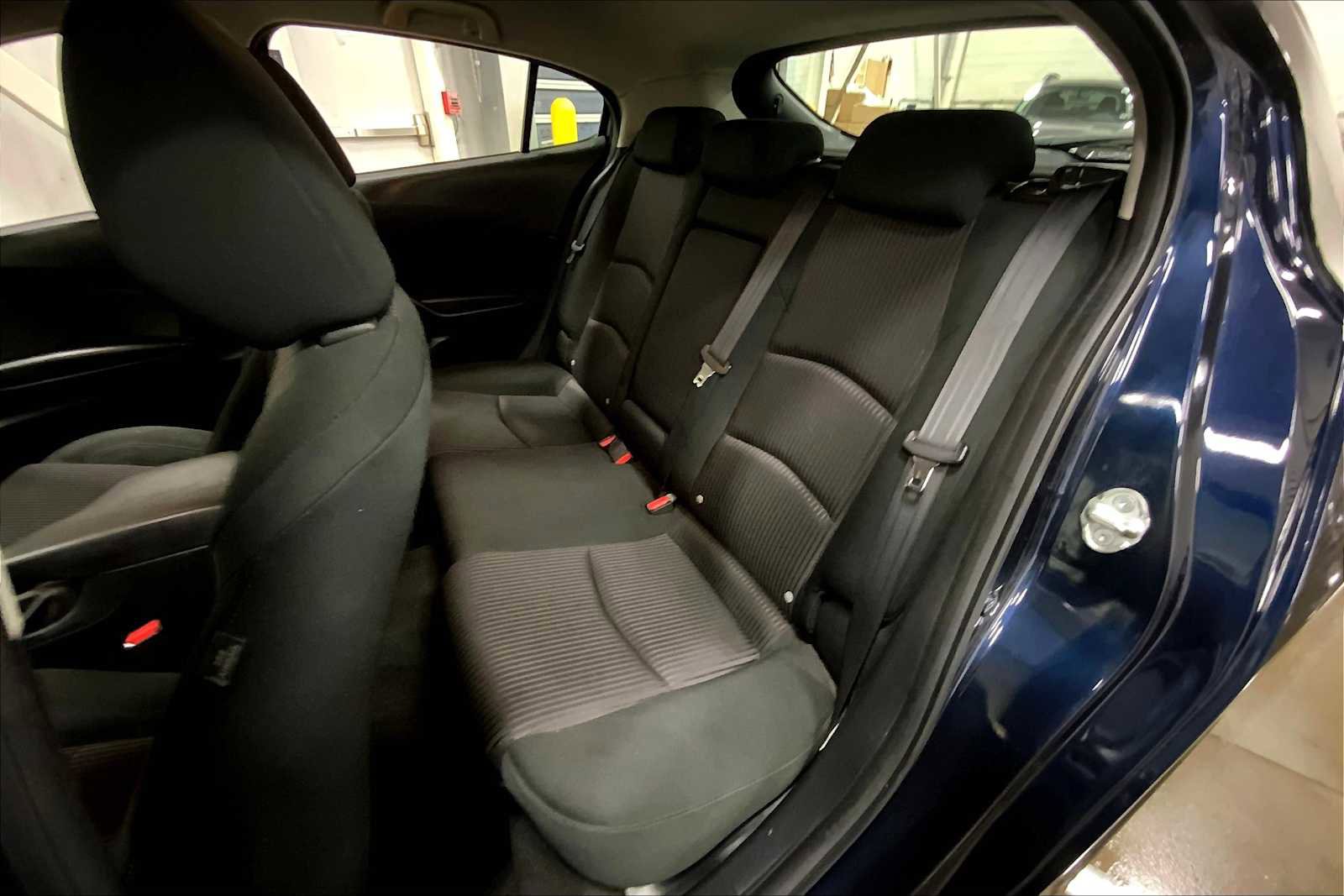 Used 2015 MAZDA MAZDA3 i Touring image 19