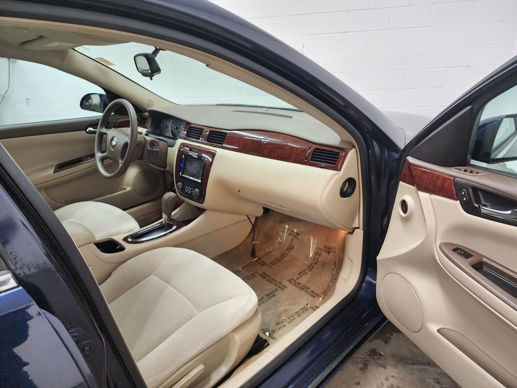 Used 2008 Chevrolet Impala LT FWD image 29