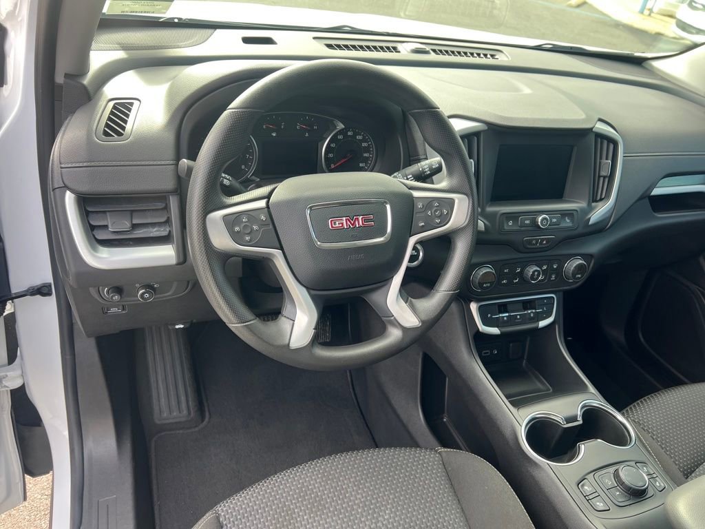 Used 2023 GMC Terrain SLE w/ Driver Convenience Package image 16