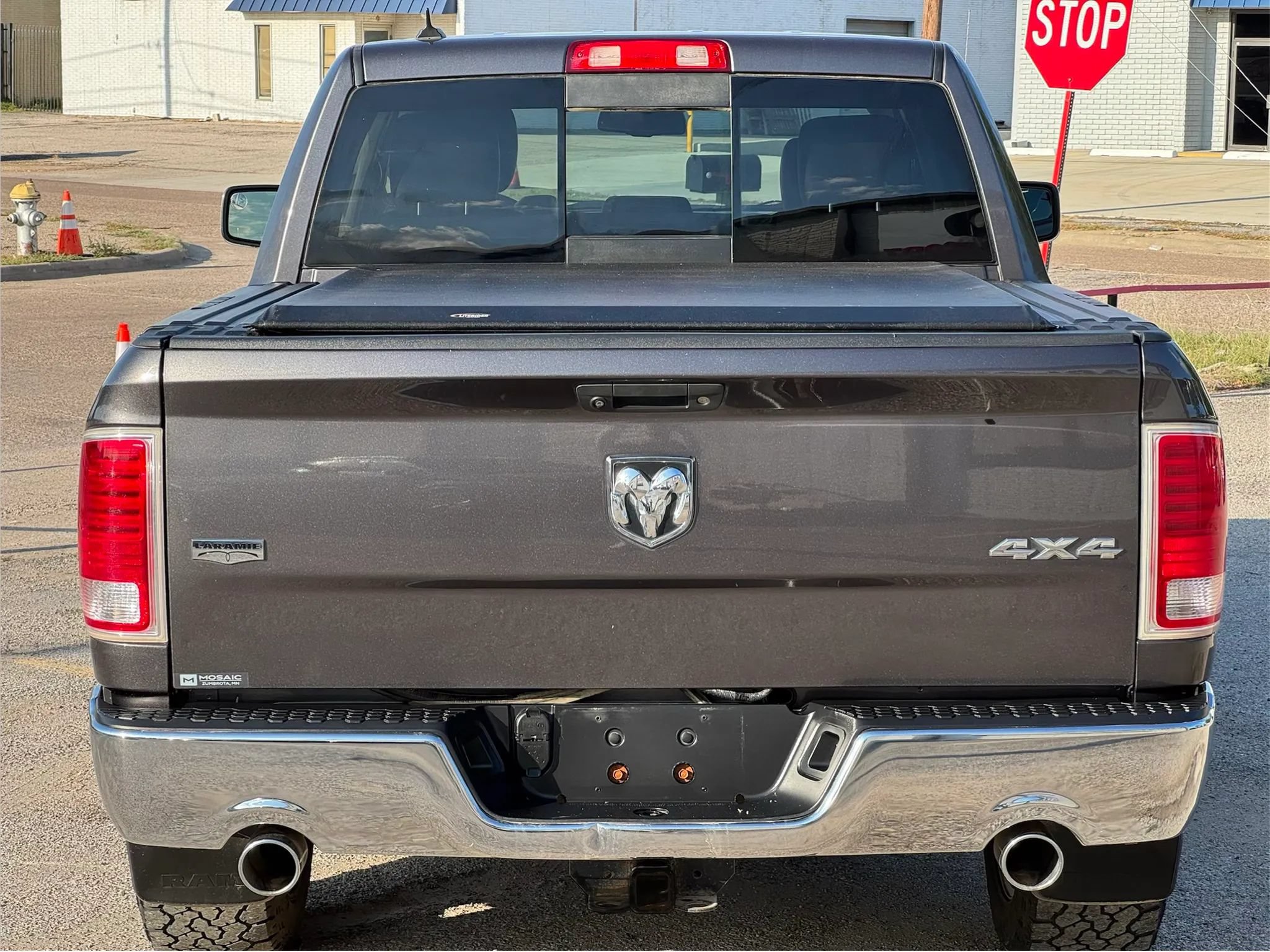 Used 2017 RAM 1500 Laramie w/ Convenience Group AWD/4WD image 5