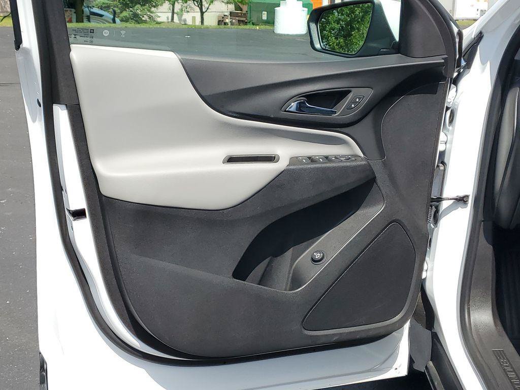 Used 2024 Chevrolet Equinox LT FWD image 21