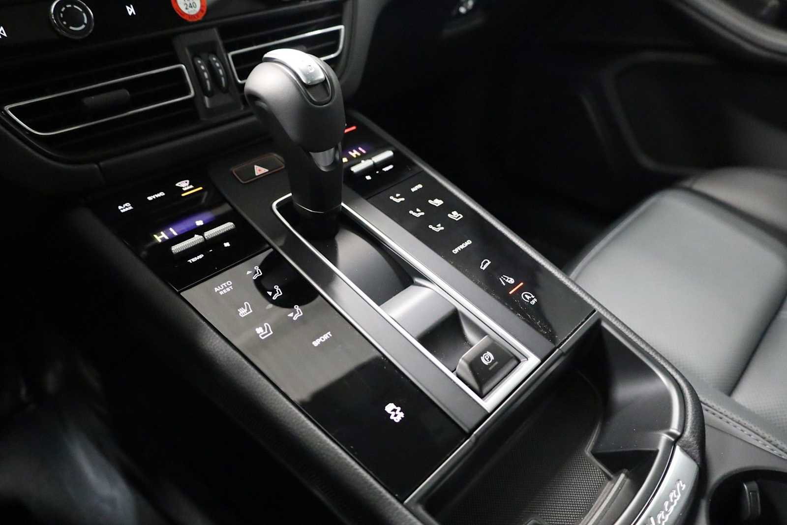 New 2026 Porsche Macan image 29