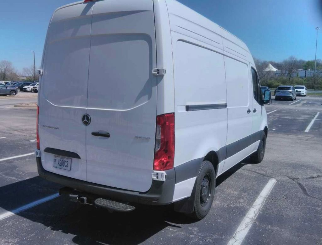Used 2025 Mercedes-Benz Sprinter 2500 image 6