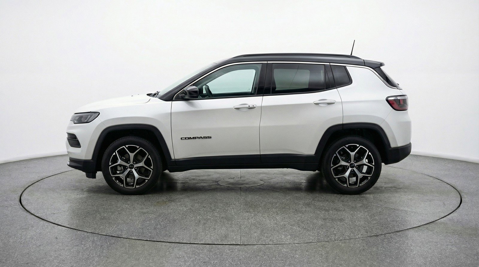 Used 2025 Jeep Compass Limited image 5