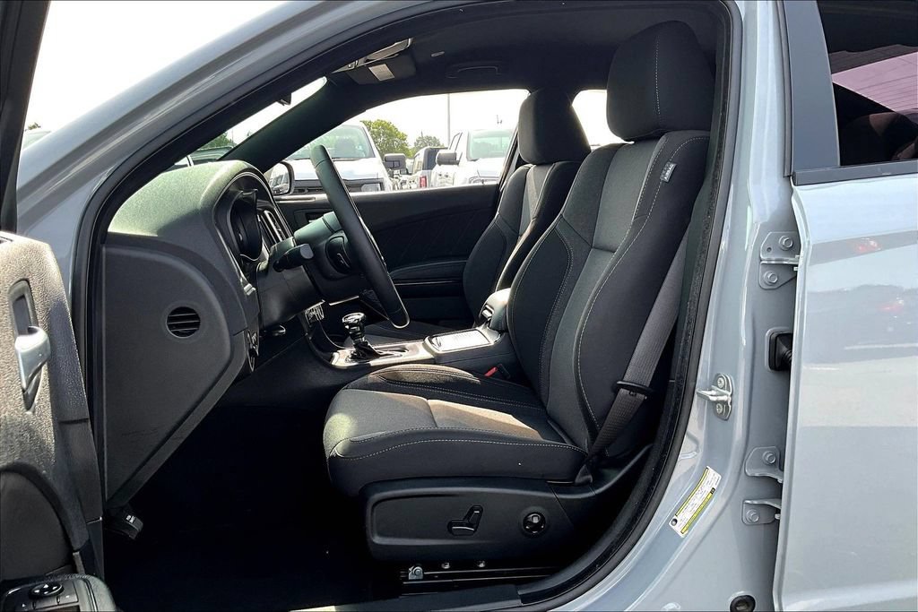 Used 2021 Dodge Charger SXT w/ Blacktop Package RWD image 27