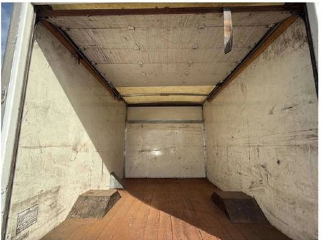 Used 2017 GMC Savana 3500 image 11