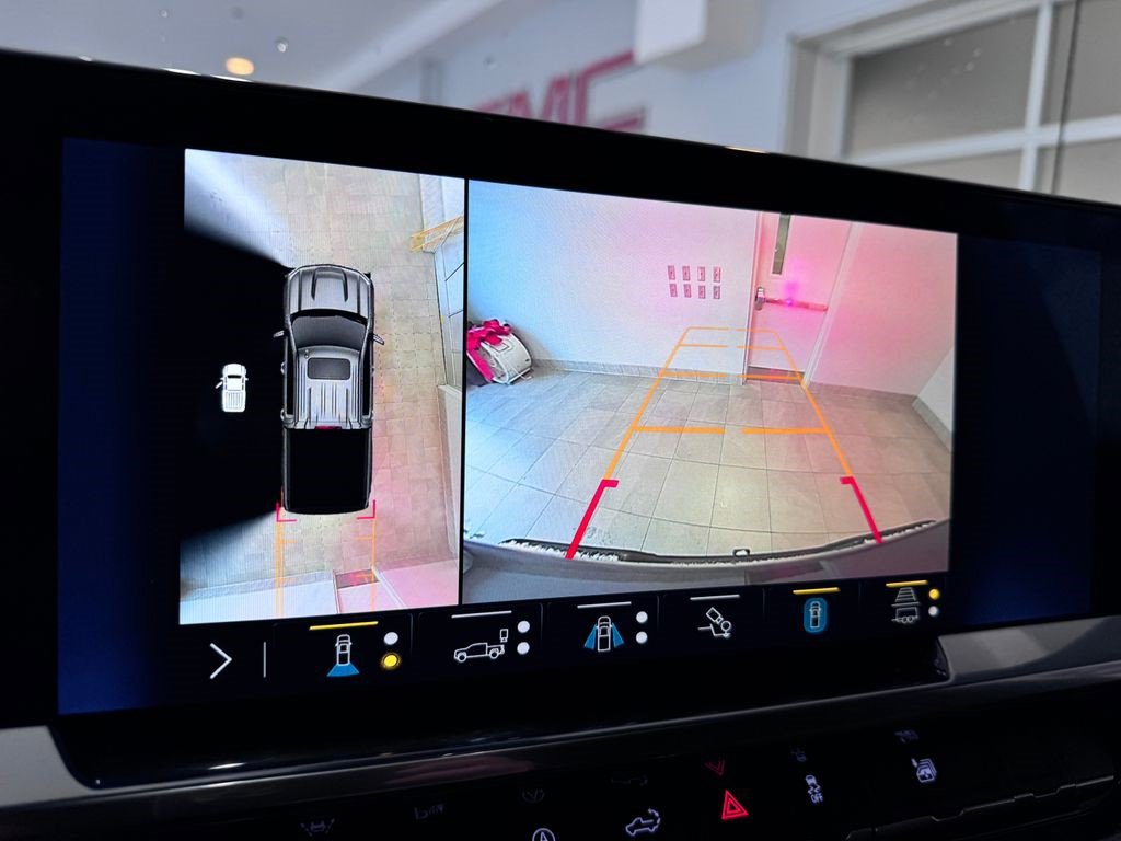 Certified 2023 Chevrolet Silverado 1500 High Country w/ High Country Premium Package image 18