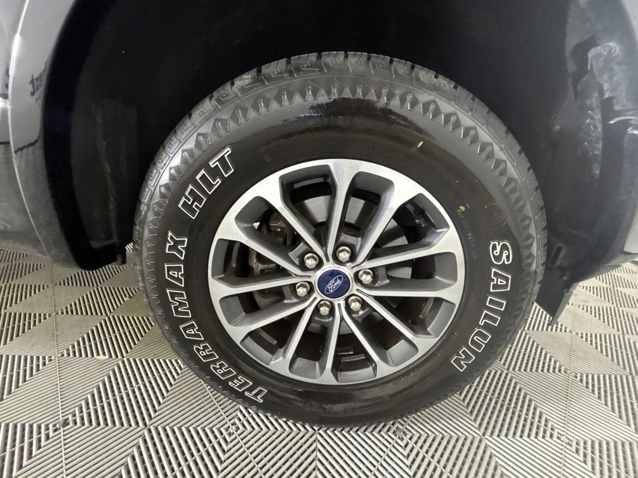 Used 2020 Ford F150 XLT w/ Equipment Group 302A Luxury AWD/4WD image 37