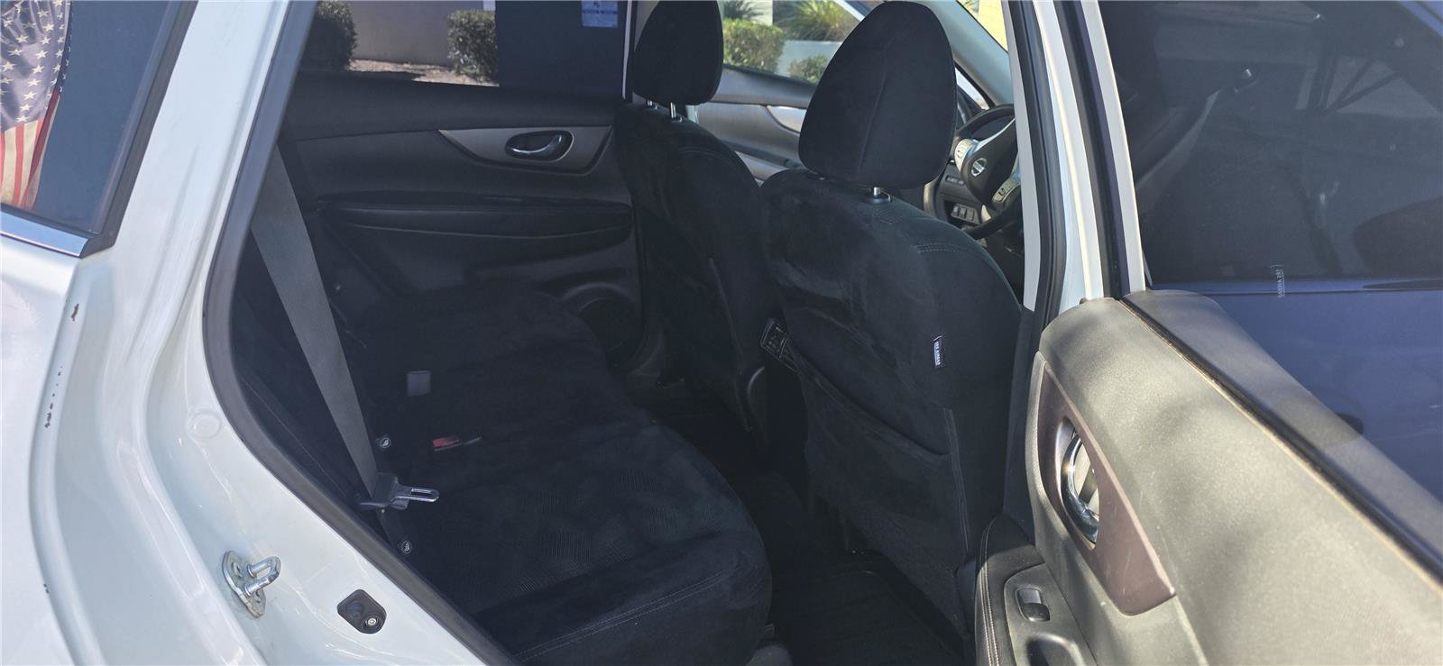 Used 2016 Nissan Rogue S FWD image 12