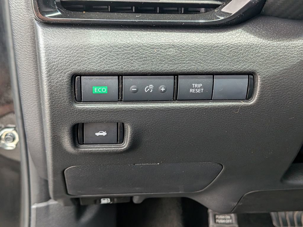 Certified 2025 Nissan Sentra SV FWD image 19