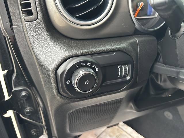 Used 2023 Jeep Wrangler Unlimited Sahara w/ Cold Weather Group AWD/4WD image 21