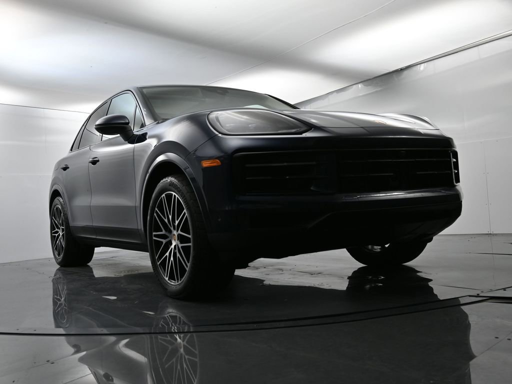Used 2025 Porsche Cayenne image 54
