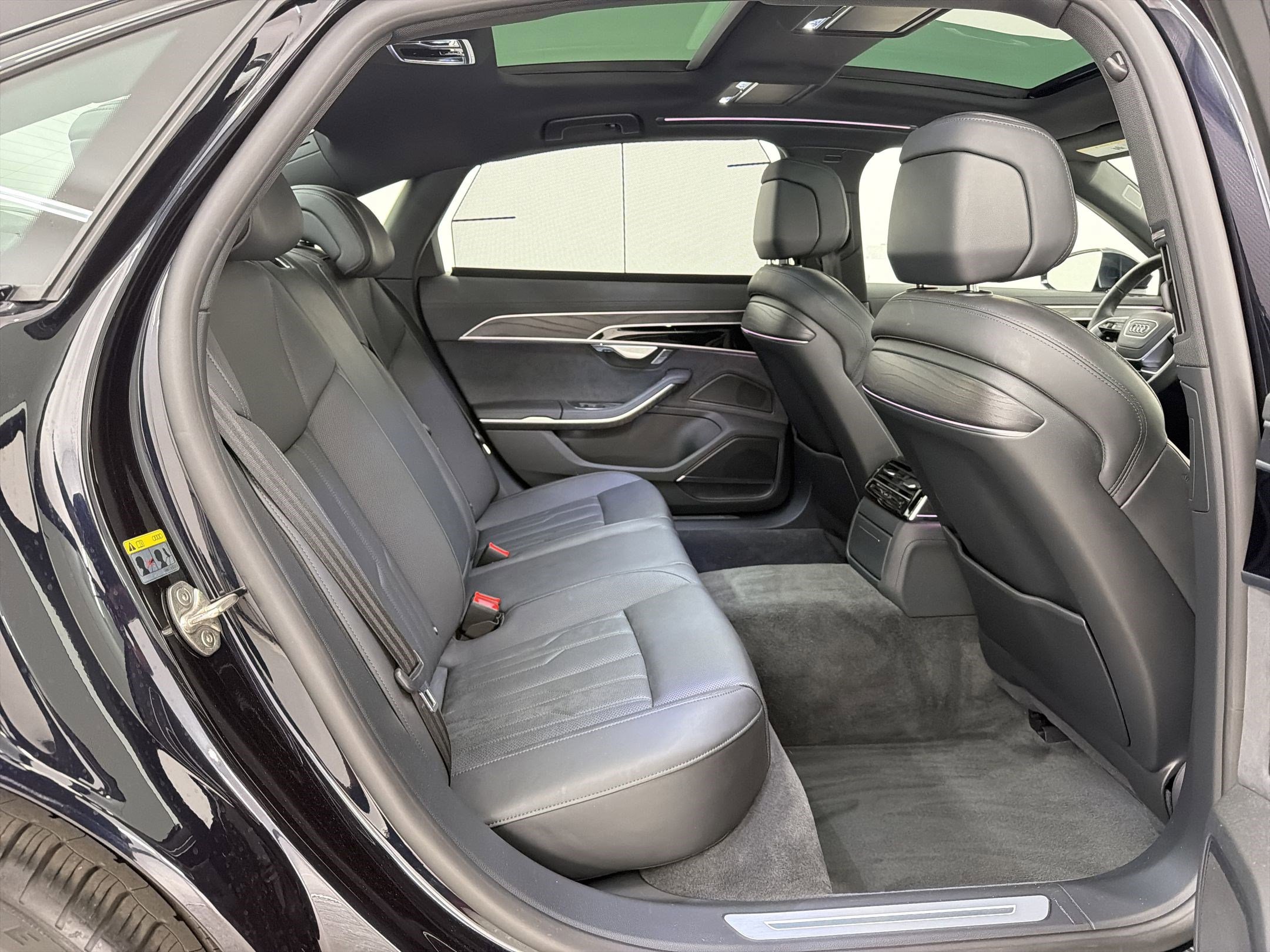 Used 2024 Audi A8 L 3.0T image 25