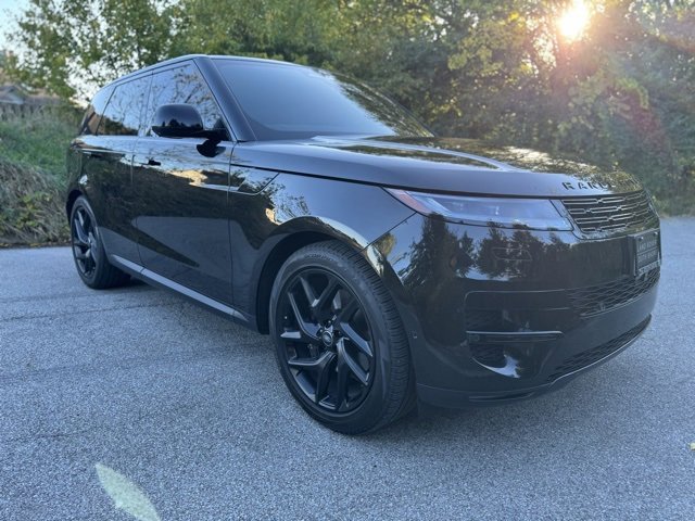 Used 2024 Land Rover Range Rover Sport SE image 4