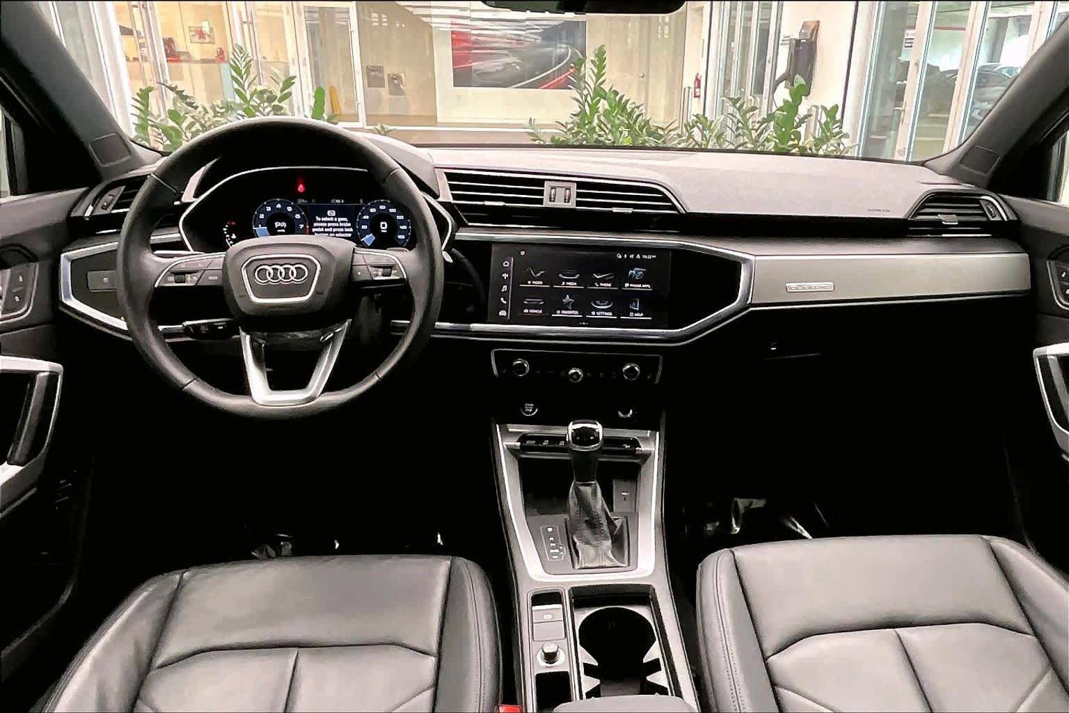 Used 2024 Audi Q3 2.0T Premium w/ Convenience Package AWD/4WD image 16