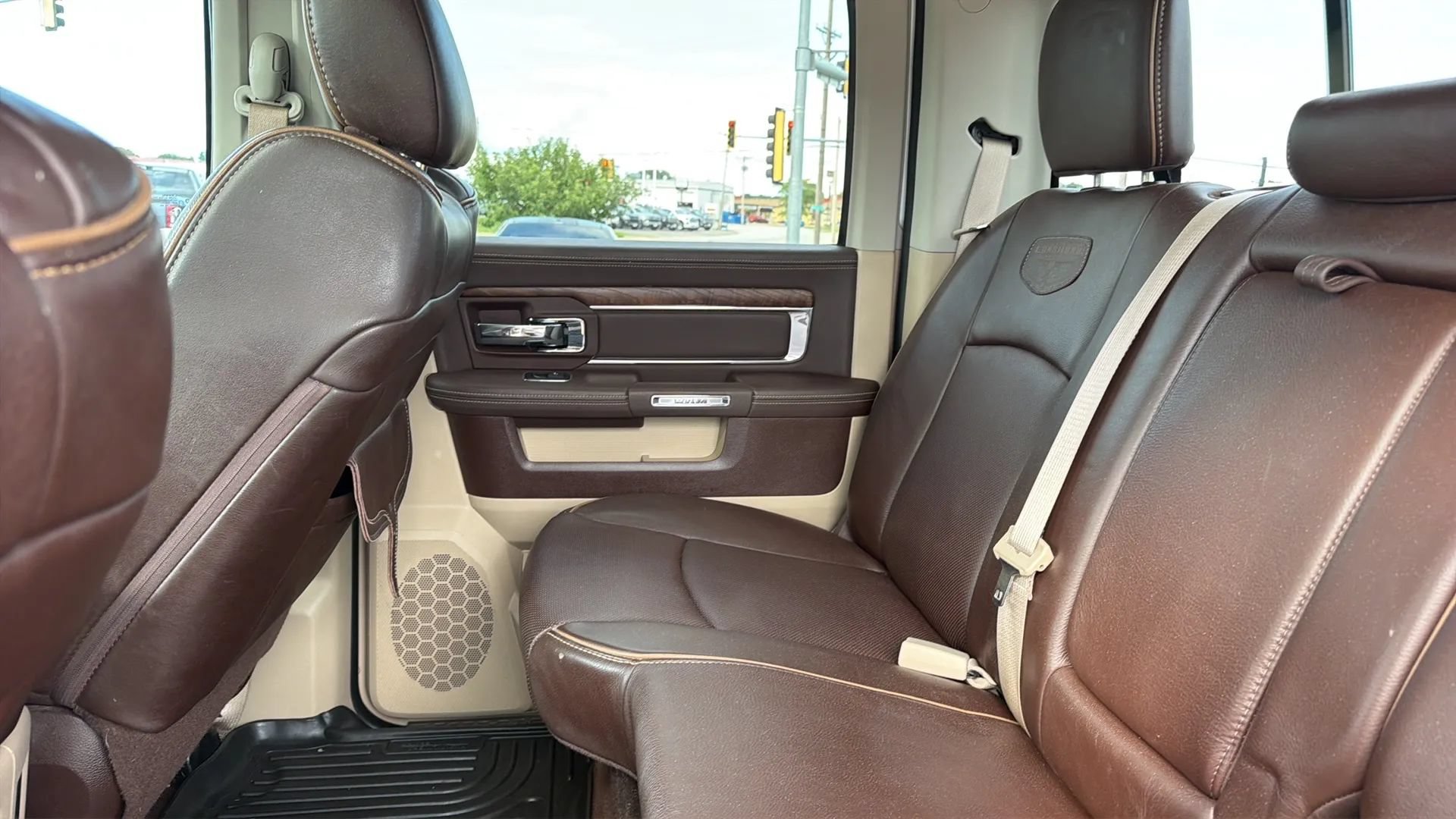 Used 2015 RAM 3500 Laramie Longhorn w/ Convenience Group AWD/4WD image 46