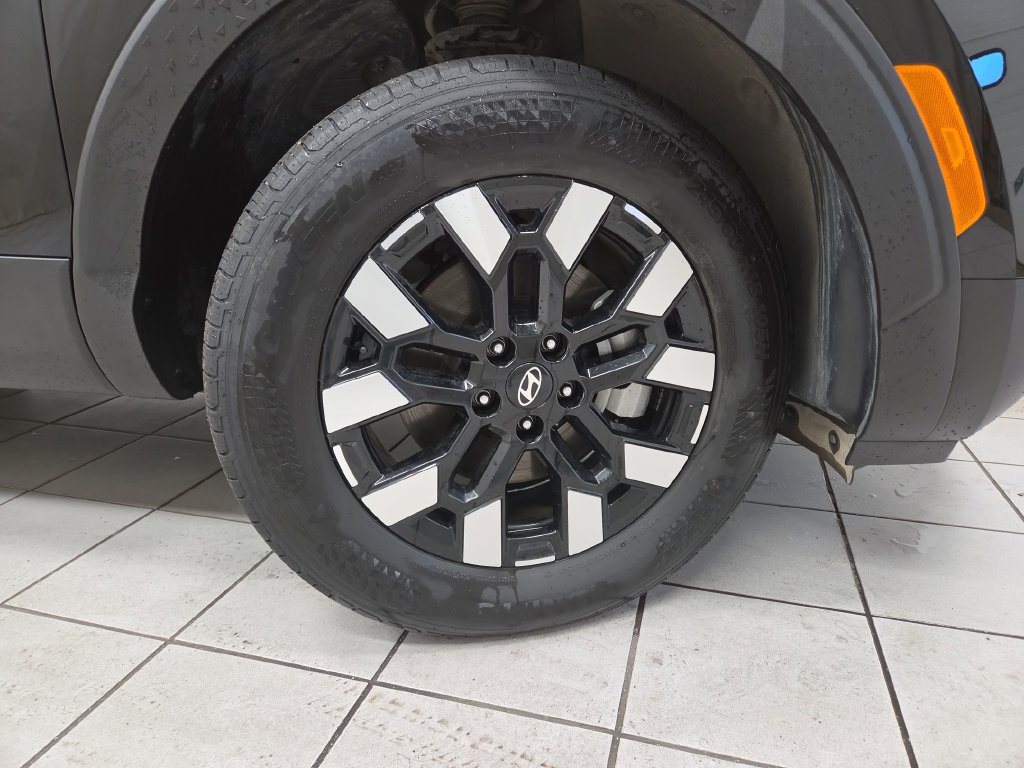 Used 2025 Hyundai Santa Cruz SE AWD/4WD image 8