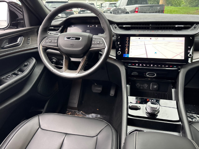 New 2027 Jeep Grand Cherokee Limited AWD/4WD image 11