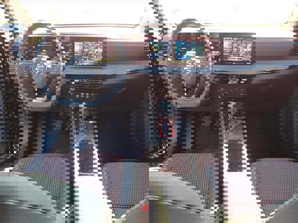 New 2026 Nissan Kicks SR w/ SR Premium Package image 6