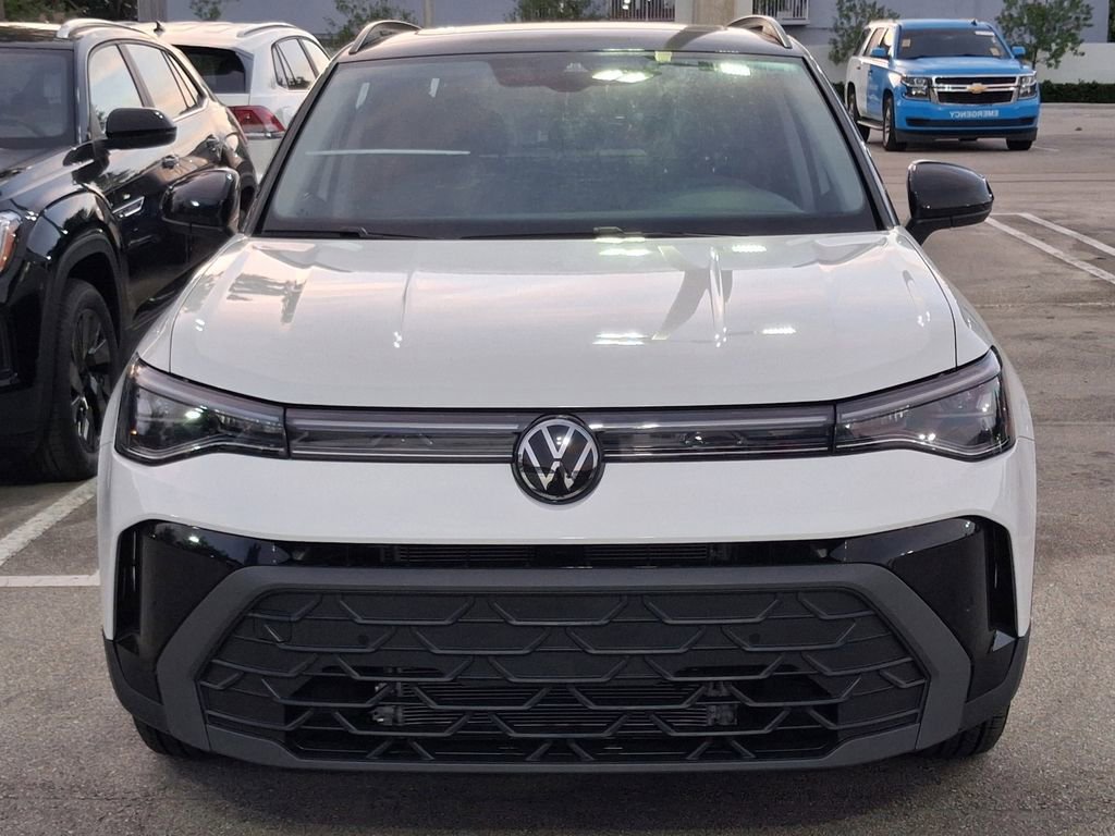 New 2026 Volkswagen Taos SE FWD image 2