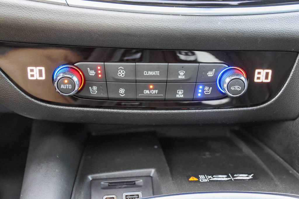 Used 2022 Buick Enclave Avenir w/ Avenir Technology Package AWD/4WD image 6