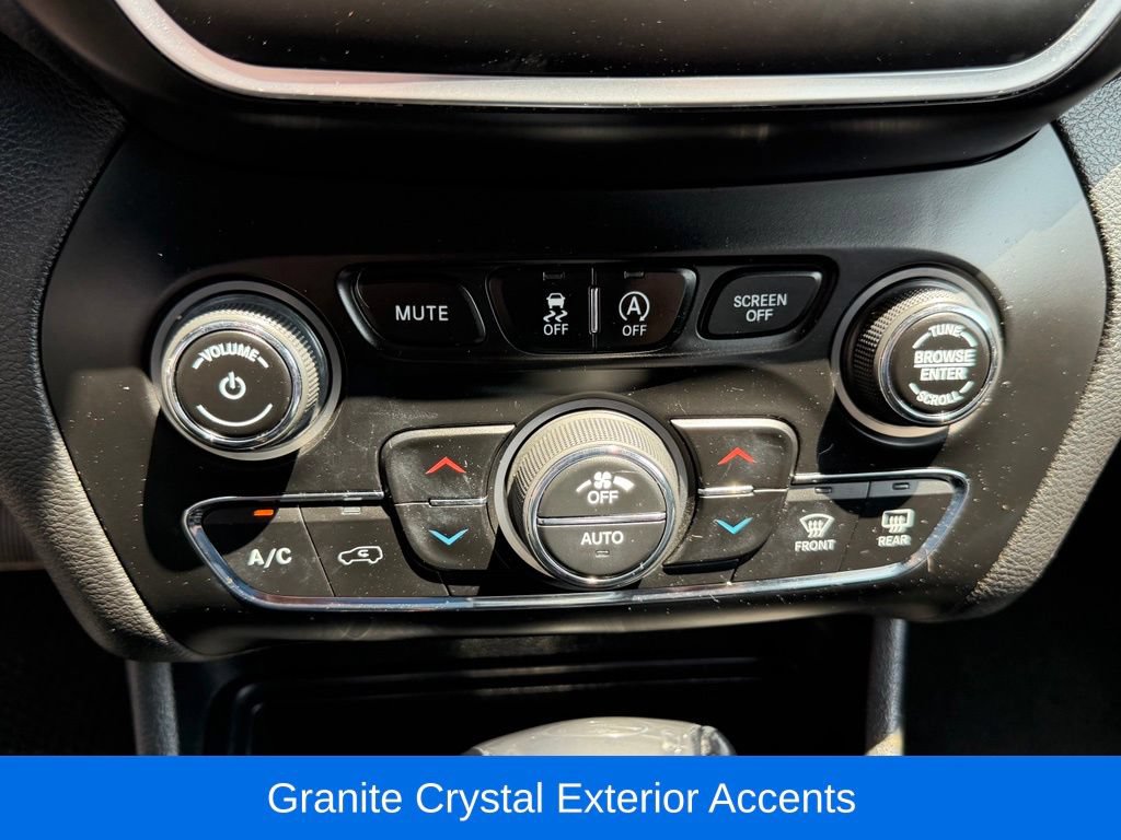 Certified 2021 Jeep Cherokee Latitude Lux 80th Anniv w/ Quick Order Package 26U 80TH AWD/4WD image 26