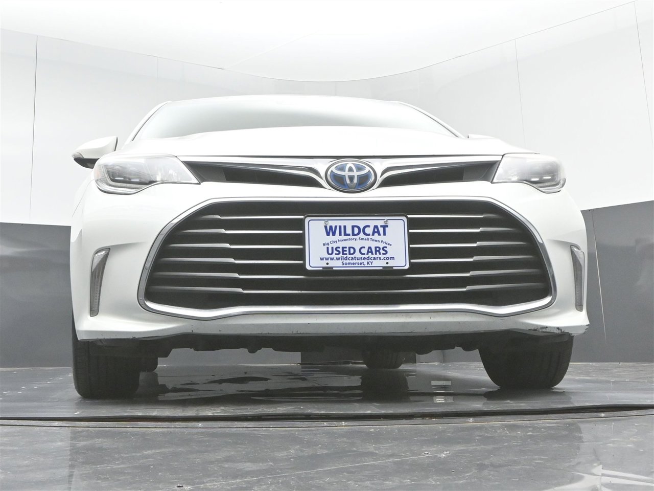Used 2016 Toyota Avalon Limited image 30