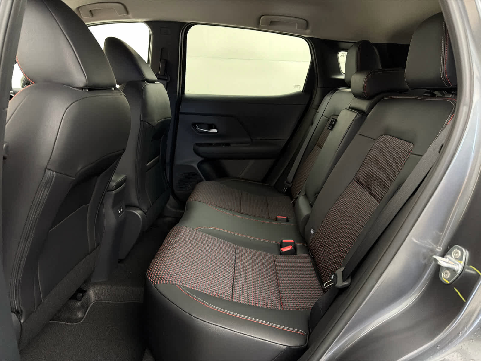 New 2026 Nissan Kicks SR image 17