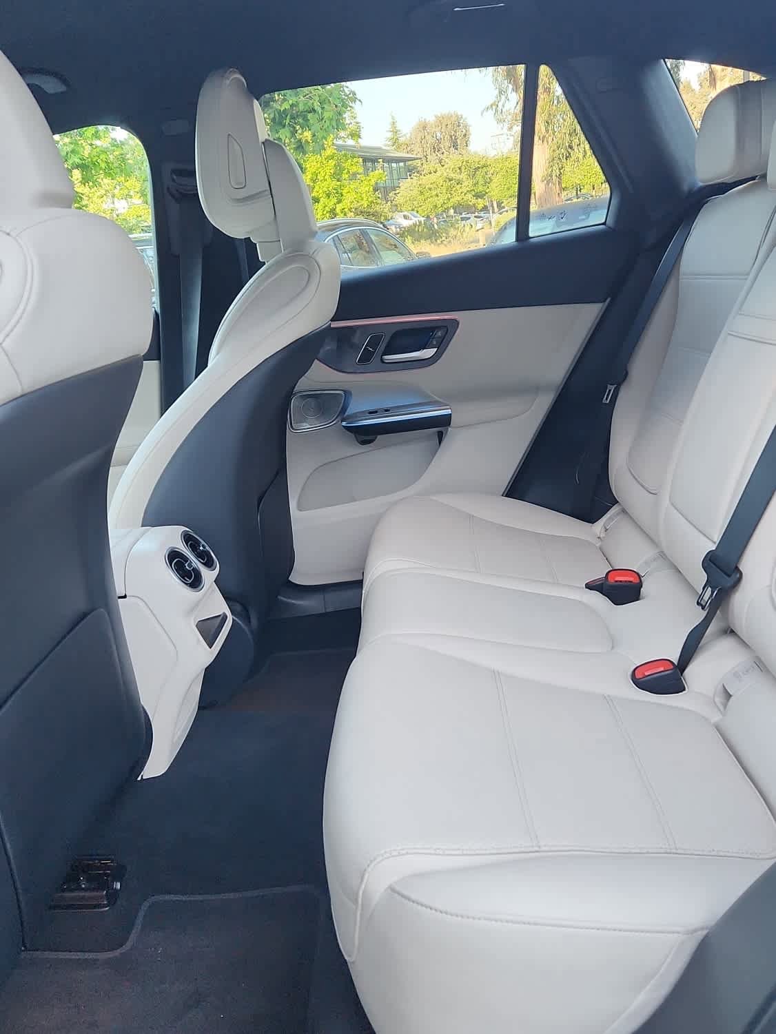 Certified 2025 Mercedes-Benz GLC 350e 4MATIC image 6