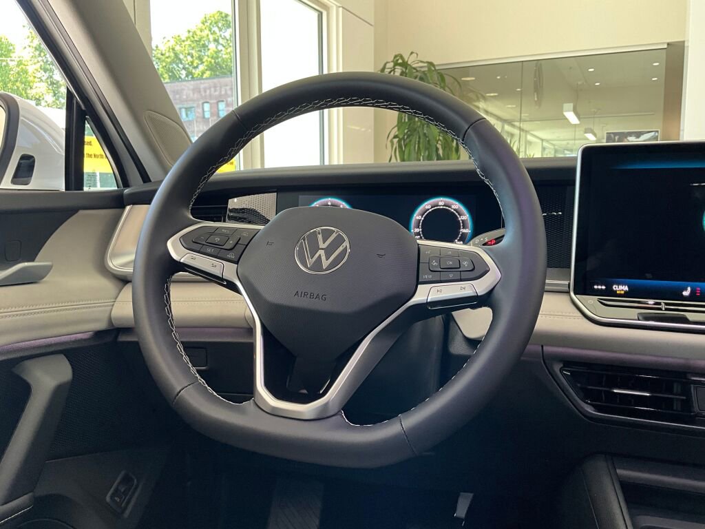 New 2025 Volkswagen Tiguan SE image 15