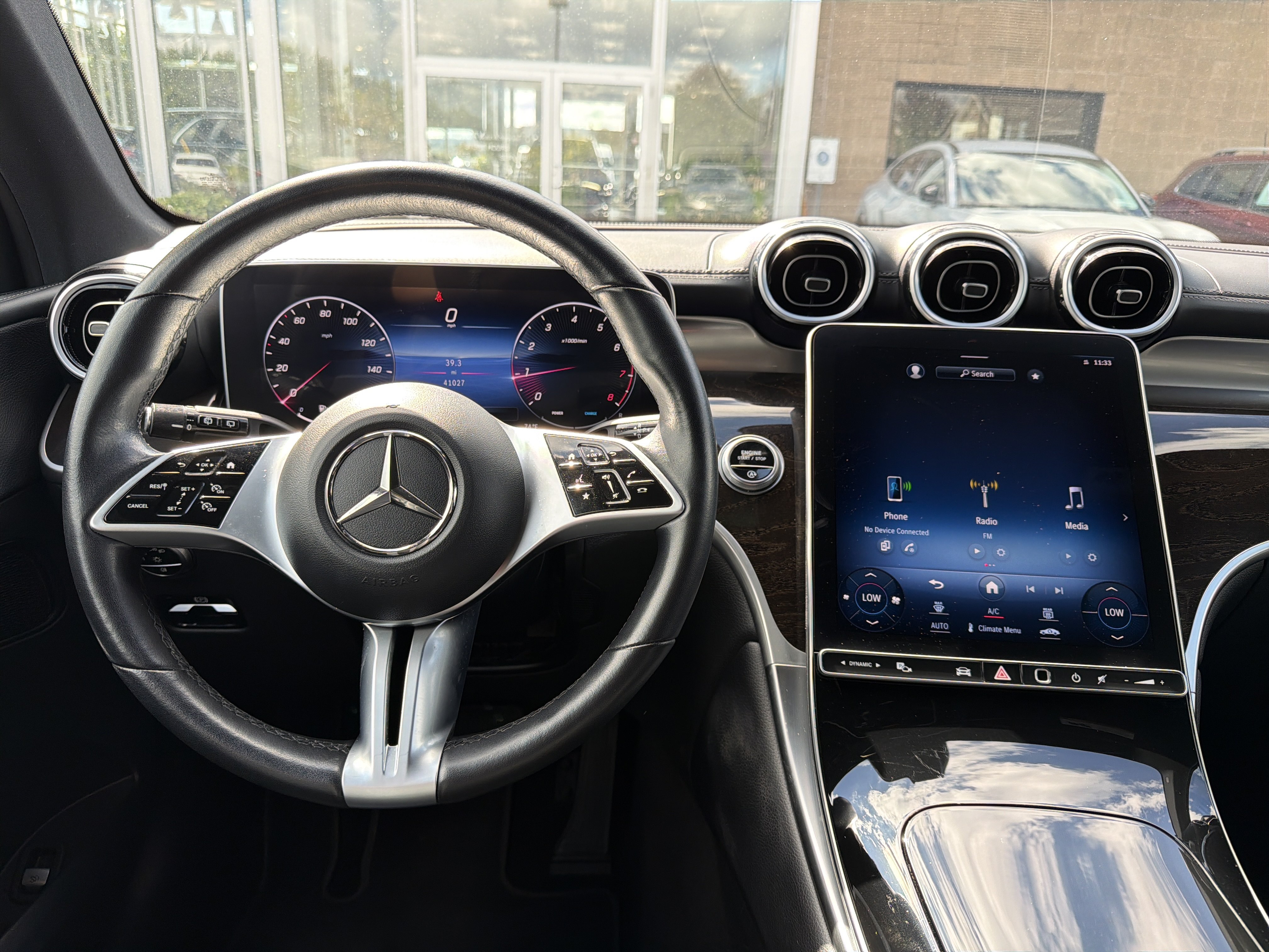 Used 2023 Mercedes-Benz GLC 300 4MATIC image 12
