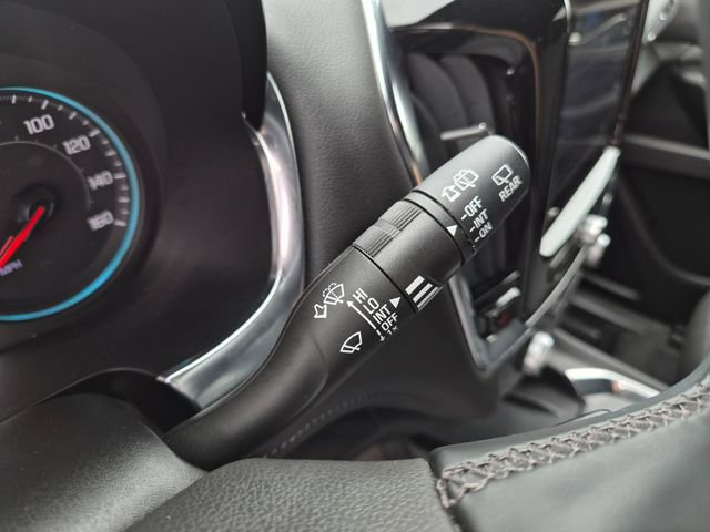 Used 2023 Chevrolet Traverse LT FWD image 23