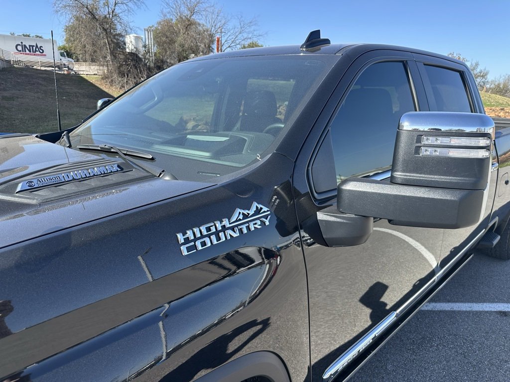 Used 2025 Chevrolet Silverado 2500 High Country w/ Technology Package image 8