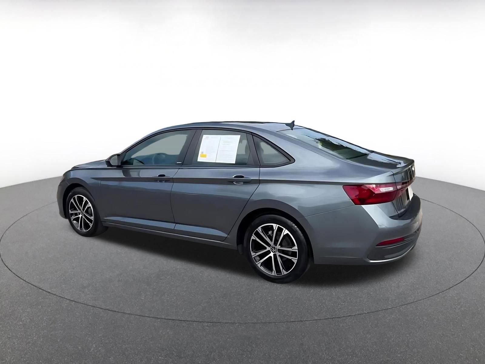 Used 2025 Volkswagen Jetta Sport image 10