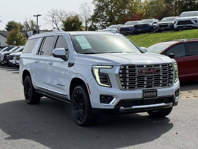 Used 2026 GMC Yukon XL Denali w/ Sun & Power Step Package AWD/4WD image 2
