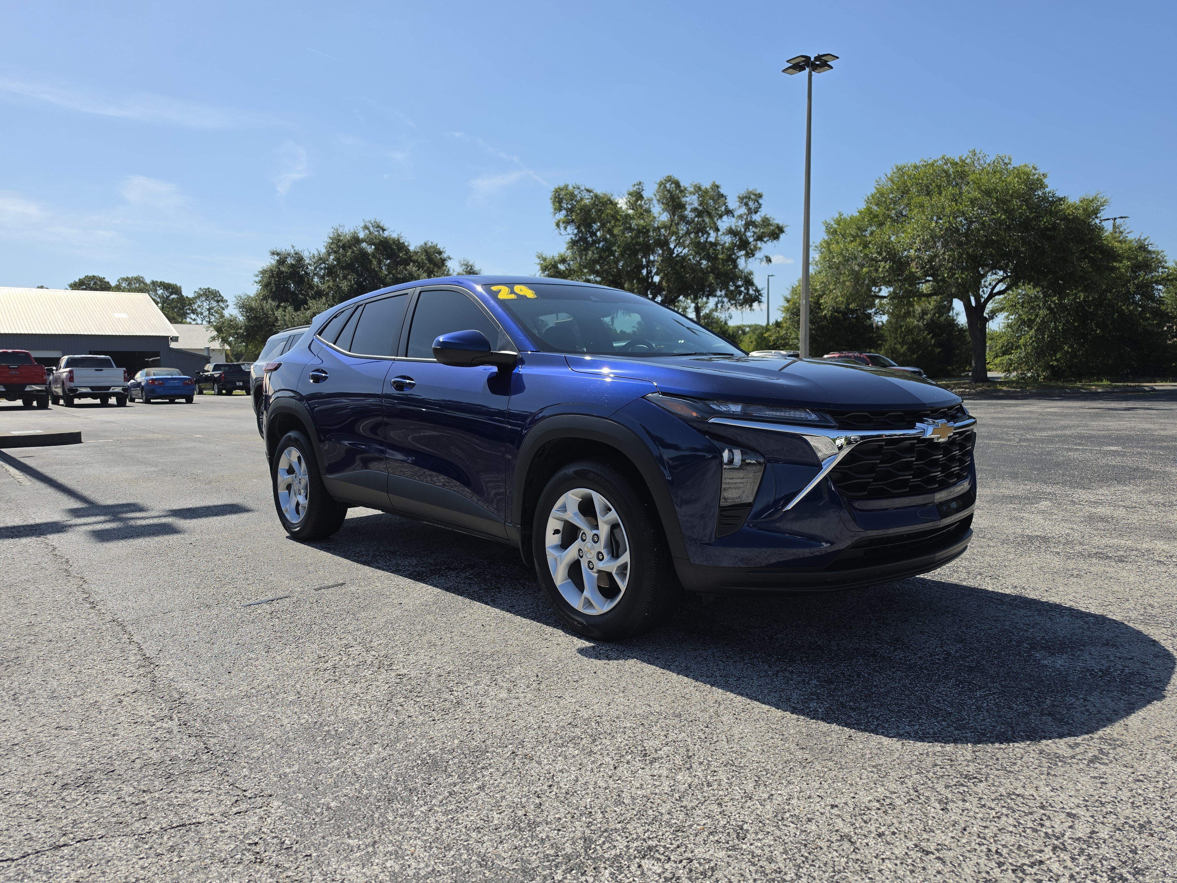 Certified 2024 Chevrolet Trax LS w/ LS Convenience Package FWD image 1