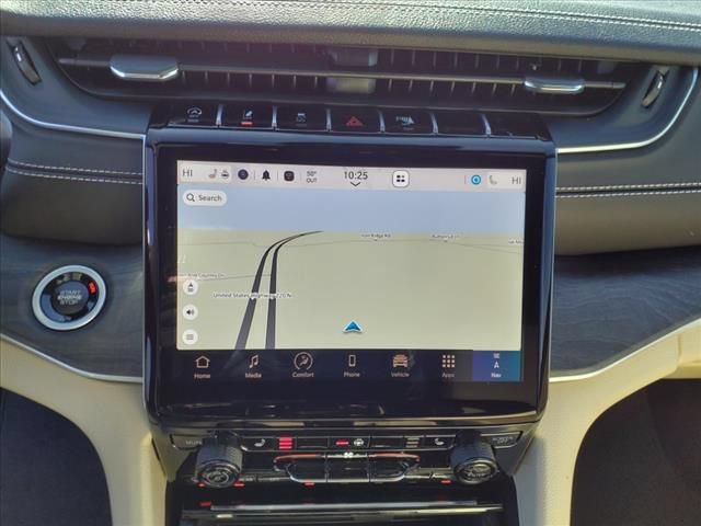 New 2025 Jeep Grand Cherokee L Limited w/ Black Appearance Package AWD/4WD image 15