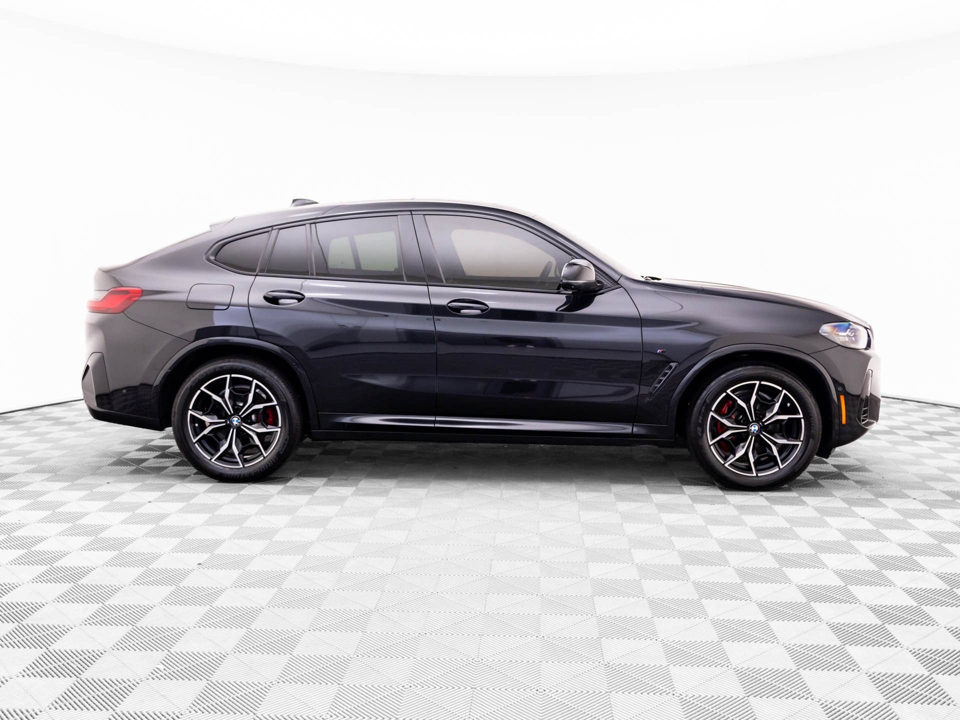 Used 2024 BMW X4 M40i AWD/4WD image 6