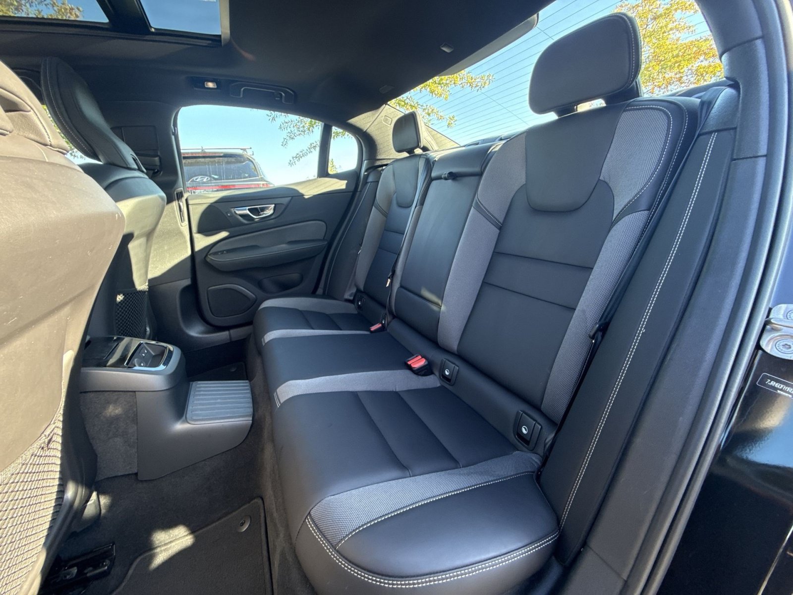 Certified 2024 Volvo S60 T8 Plus AWD/4WD image 24