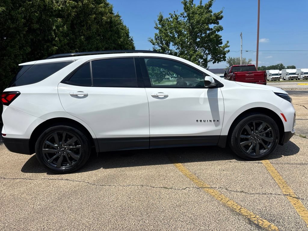 Used 2023 Chevrolet Equinox RS w/ LPO, Floor Liner Package FWD image 8