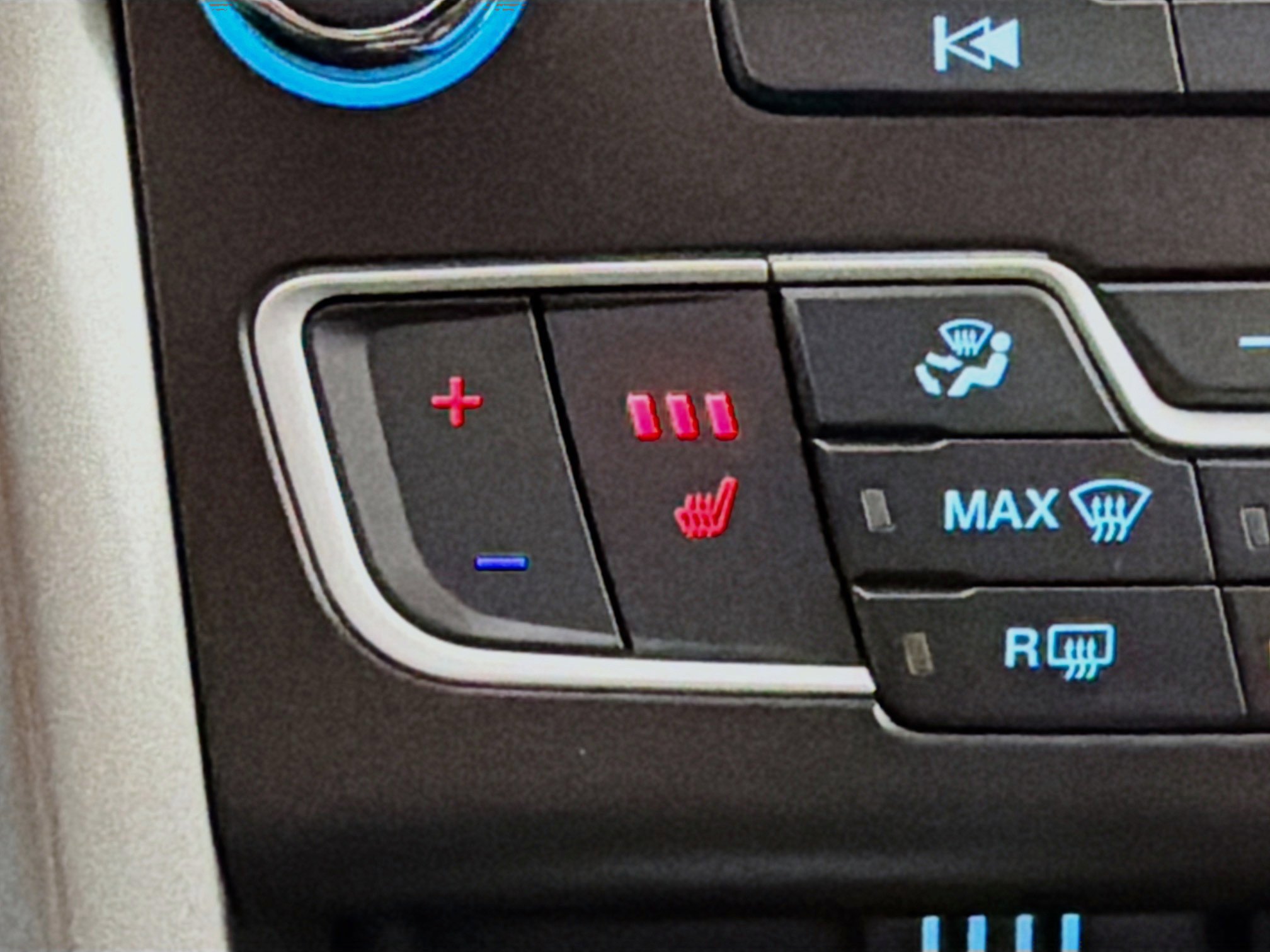 Used 2020 Ford Fusion SE image 21