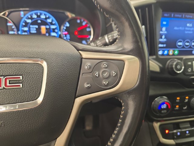 Used 2022 GMC Terrain Denali w/ Denali Premium Package AWD/4WD image 35