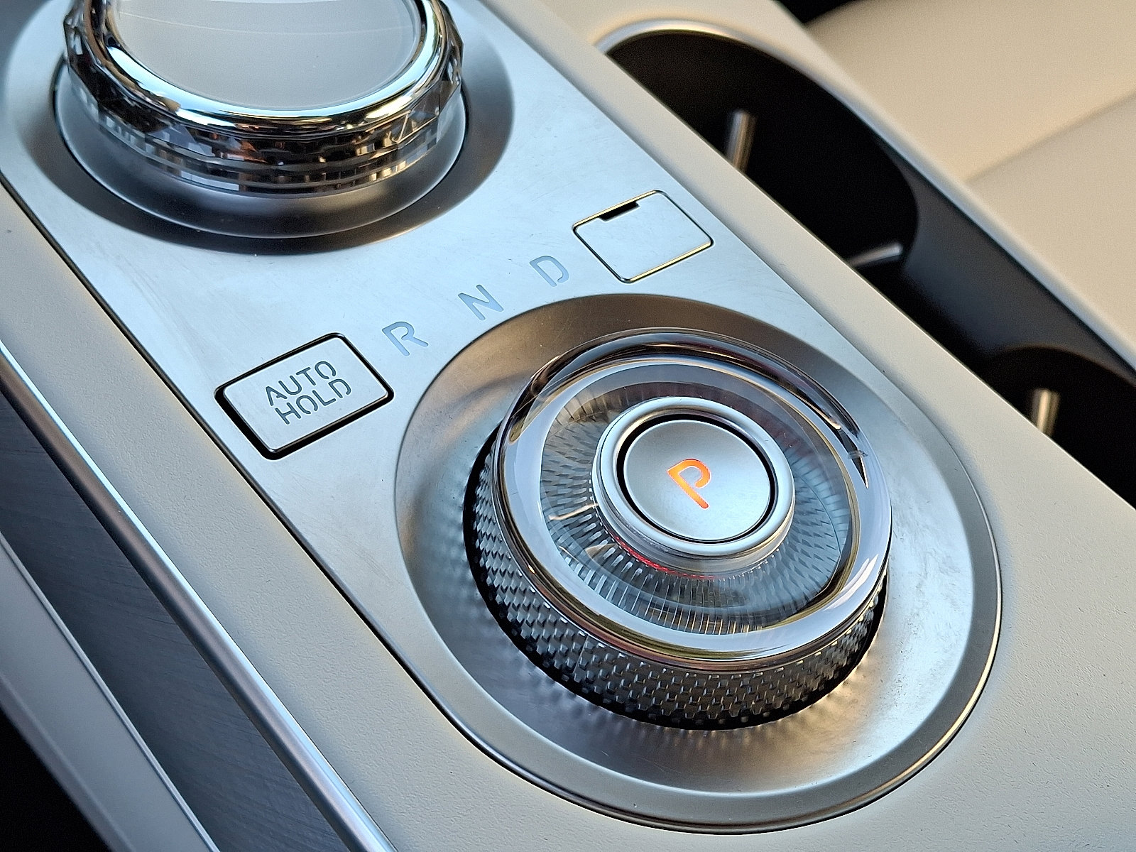 Certified 2025 Genesis Electrified GV70 image 22