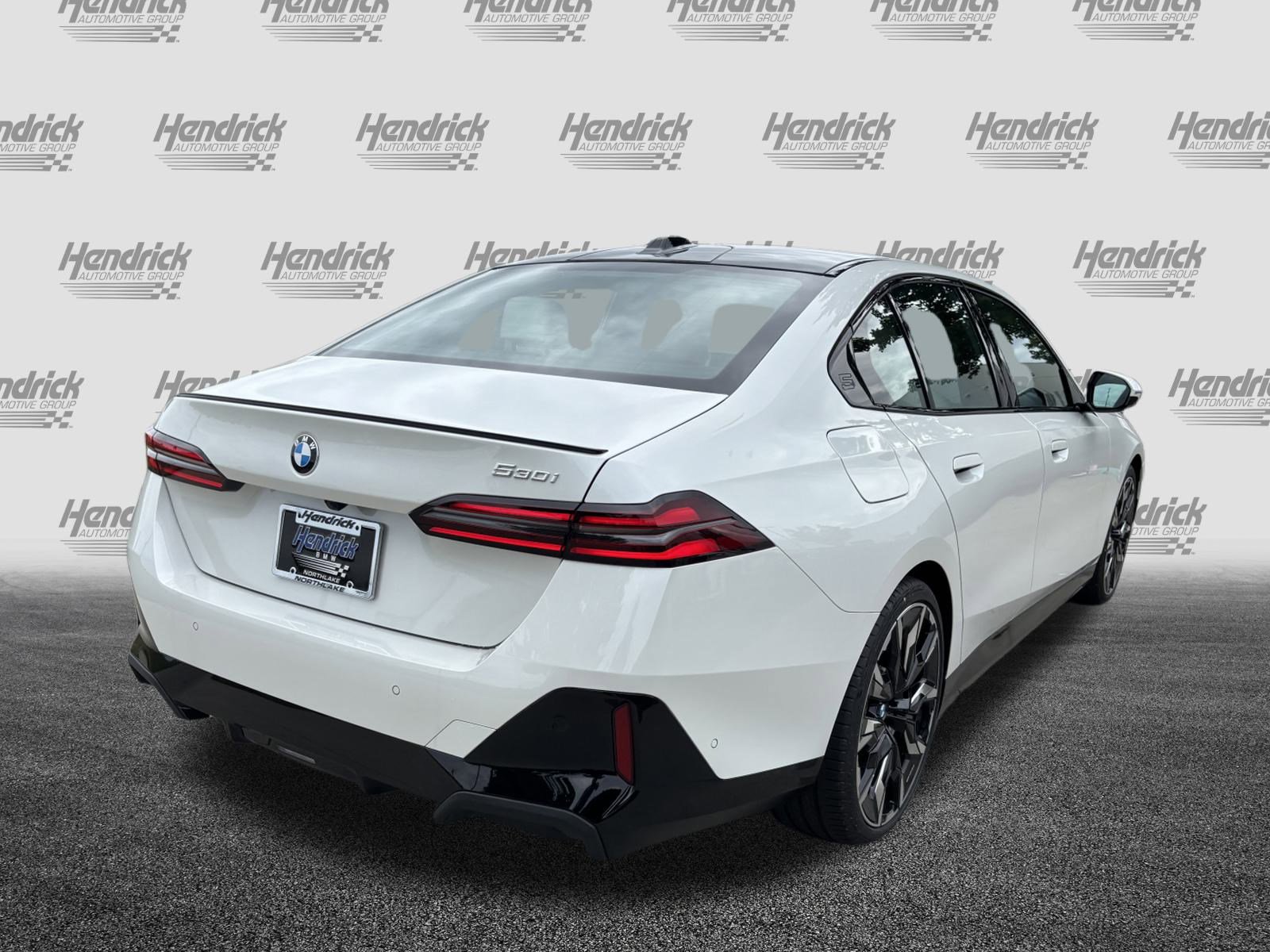 Used 2026 BMW 530i w/ M Sport Package image 9