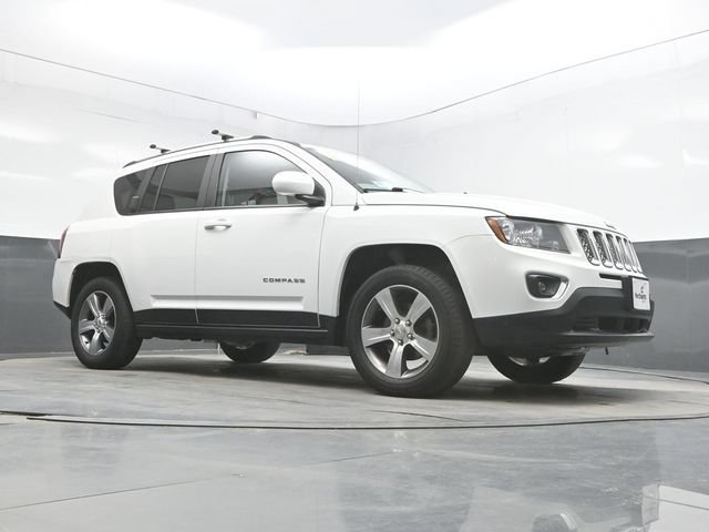 Used 2017 Jeep Compass High Altitude AWD/4WD image 29