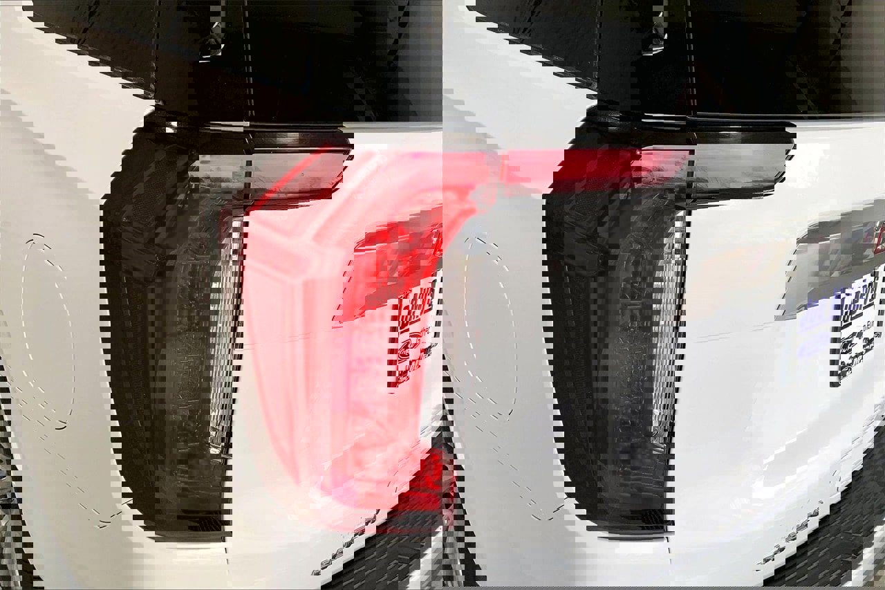 Used 2021 GMC Yukon Denali image 29