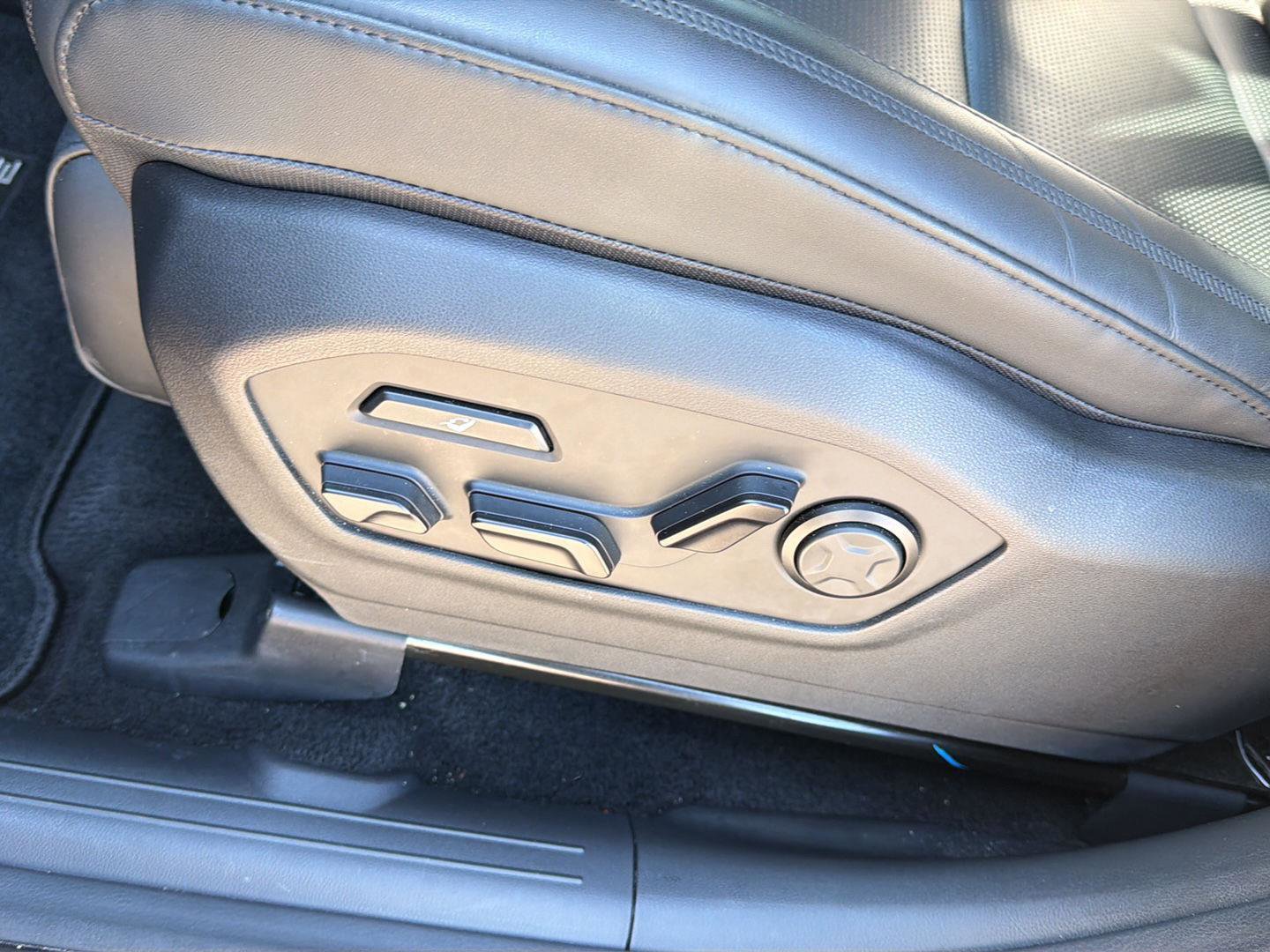 Used 2024 Hyundai Santa Fe Calligraphy image 12