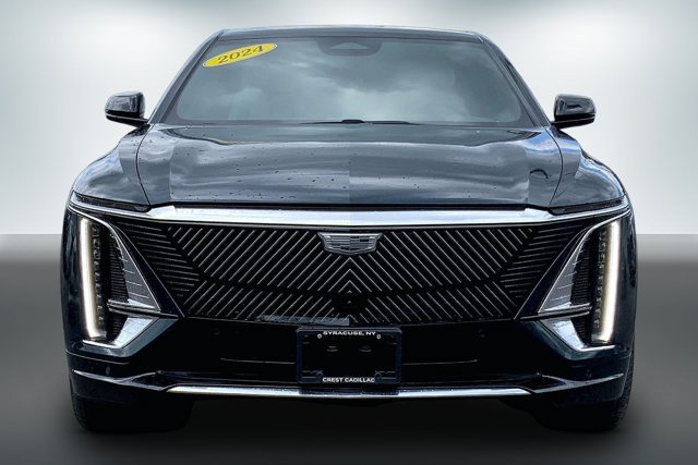Used 2024 Cadillac Lyriq Luxury AWD/4WD image 2